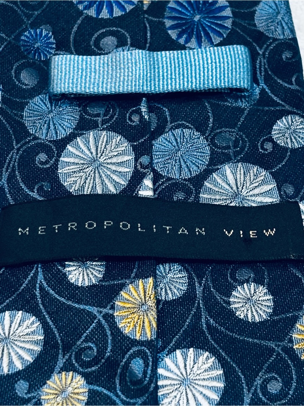 Brand New Stylish Tie By Metropolitan View - Picture 4 of 4
